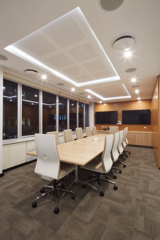 Bird & Bird fitout - conference room